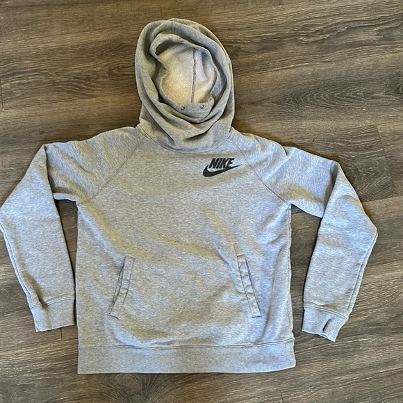 Nike Sweaters - Nike Medium Women’s Sweater